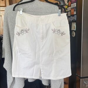 Liz Claiborne White Denim Skirt Beaded